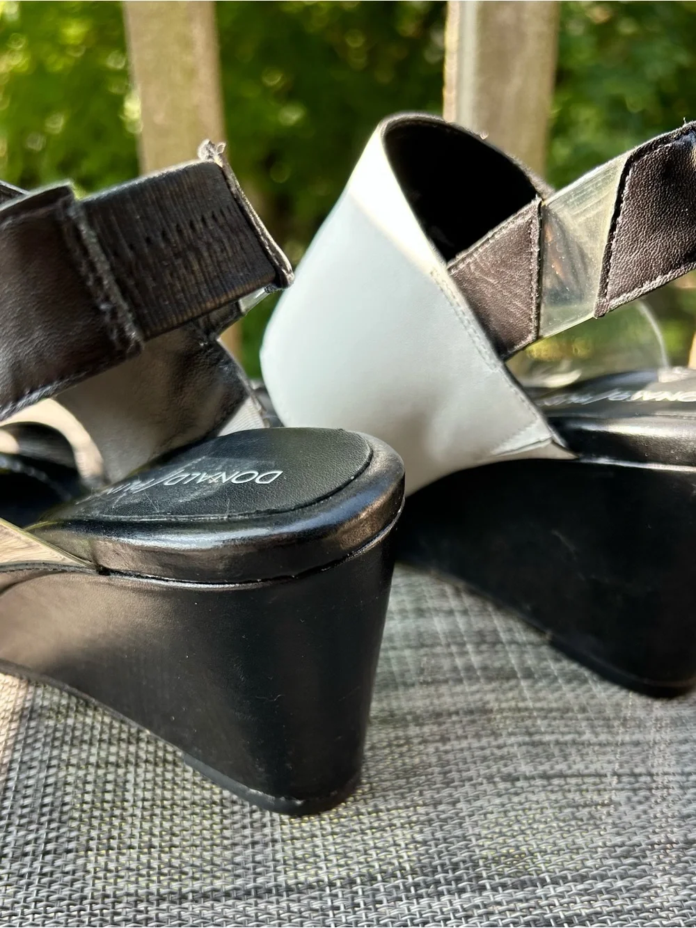Donald J Pliner Levie Wedge Heel Sandal Black & White Leather Premium size 5.5.